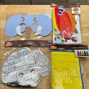 4 Craft SetAnimal Mask and Feather Kit - Blue, Red, Yellow